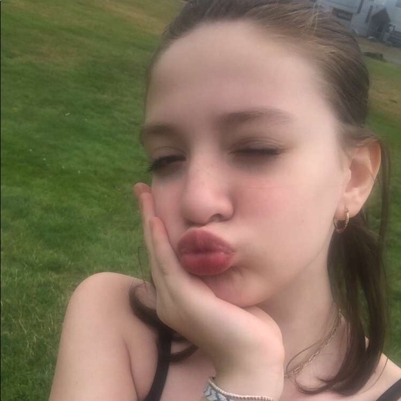 Meet your Posher, Isabelle - Picture 1 of 1